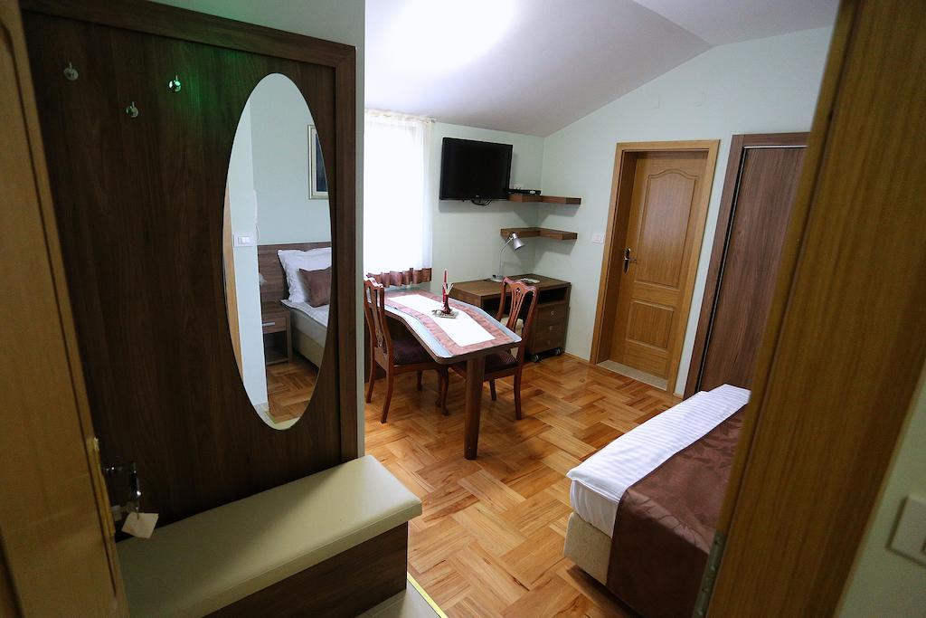 Apartments Ivana - Iva Zadar Eksteriør bilde